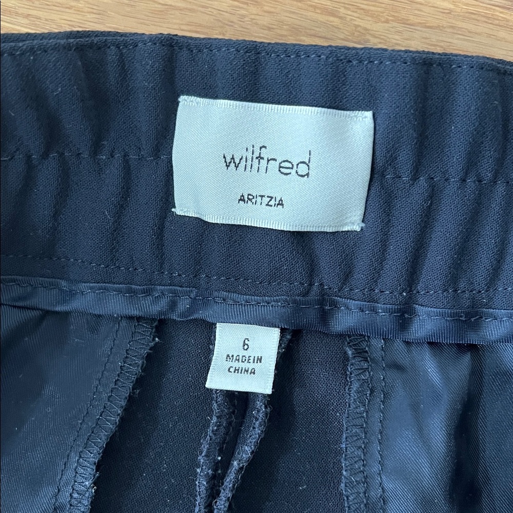 Aritzia Wilfred Limitless Pant Curve Fit - Crepette (navy blue) - Picture 3 of 6